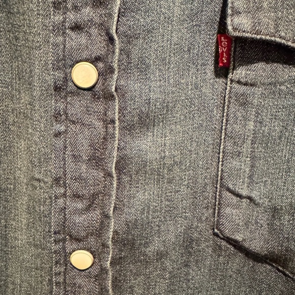 Levi's Denim pearl snap shirt - Picture 3 of 4